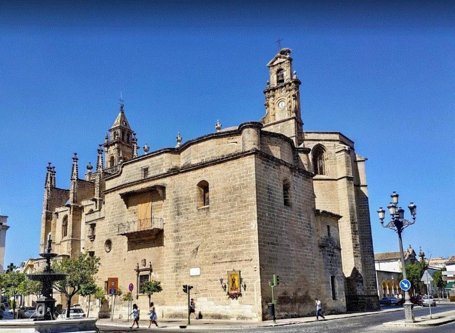 Apartamentos Iglesia De Santiago Jerez de la Frontera Bagian luar foto
